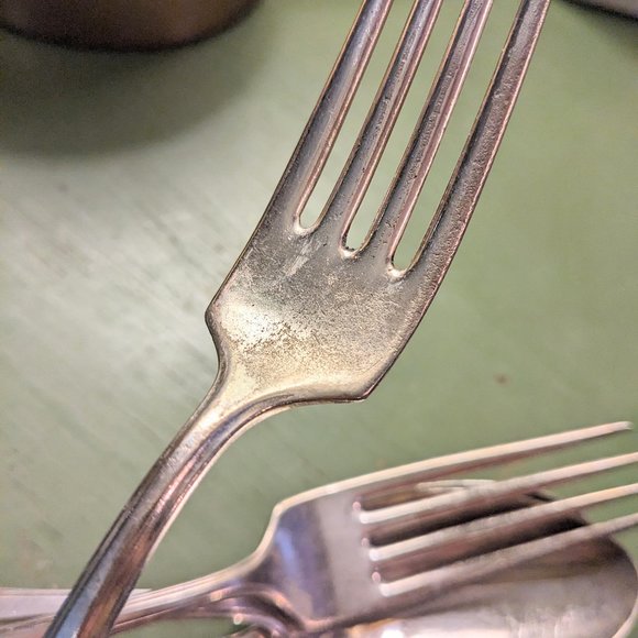 5 Piece Vintage William Rogers and Bro Flatware Spoons Forks - Picture 5 of 9